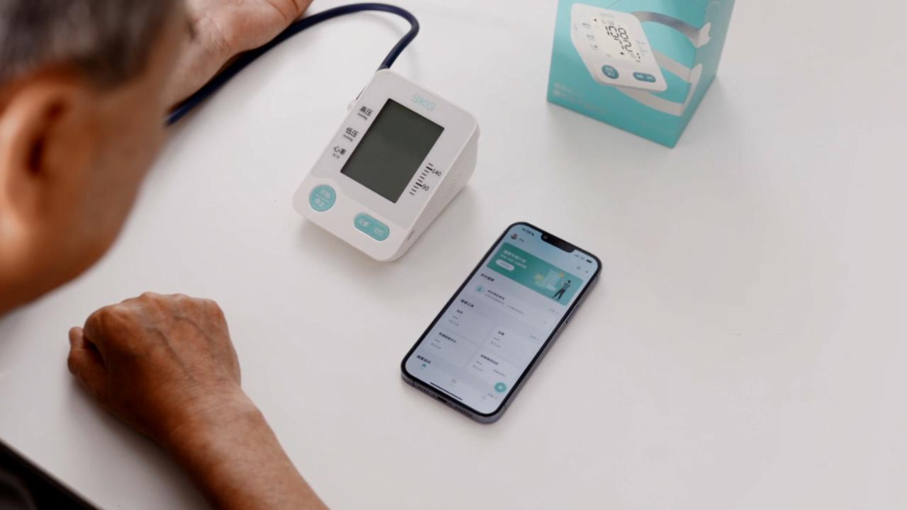 倍科8703臂式电子血压计开箱报告 自己在家测血压，快速、简单、准确！